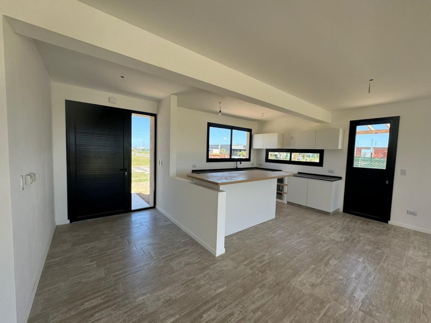 CASA EN VENTA SAN SEBASTIAN - AREA 8