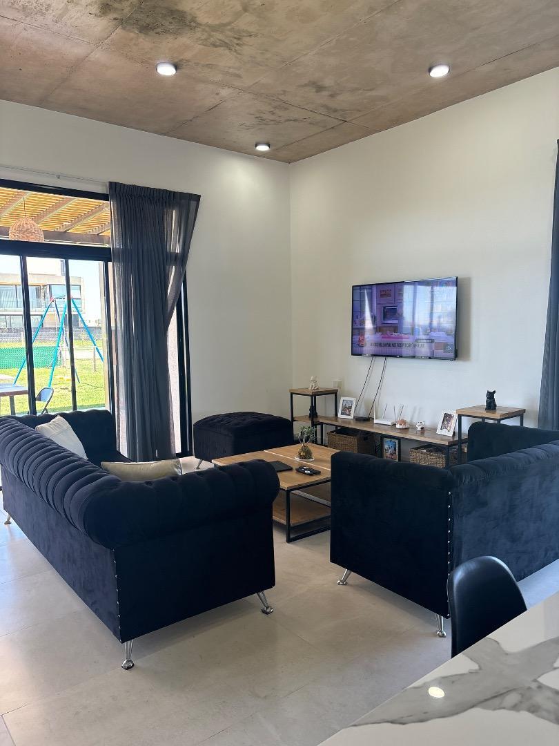 Casa en Venta en Pueblos Del Plata - Villalobos, USD 350.000