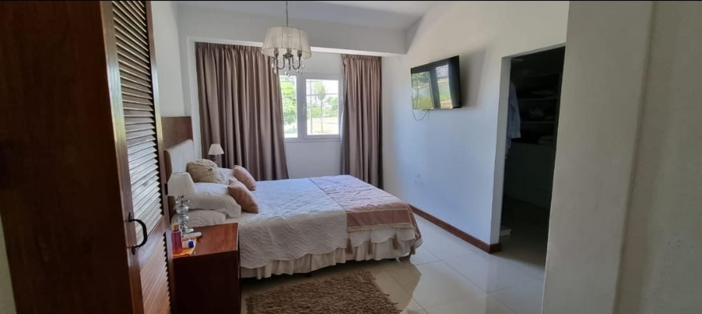 Casa 4 ambientes con 4 baños