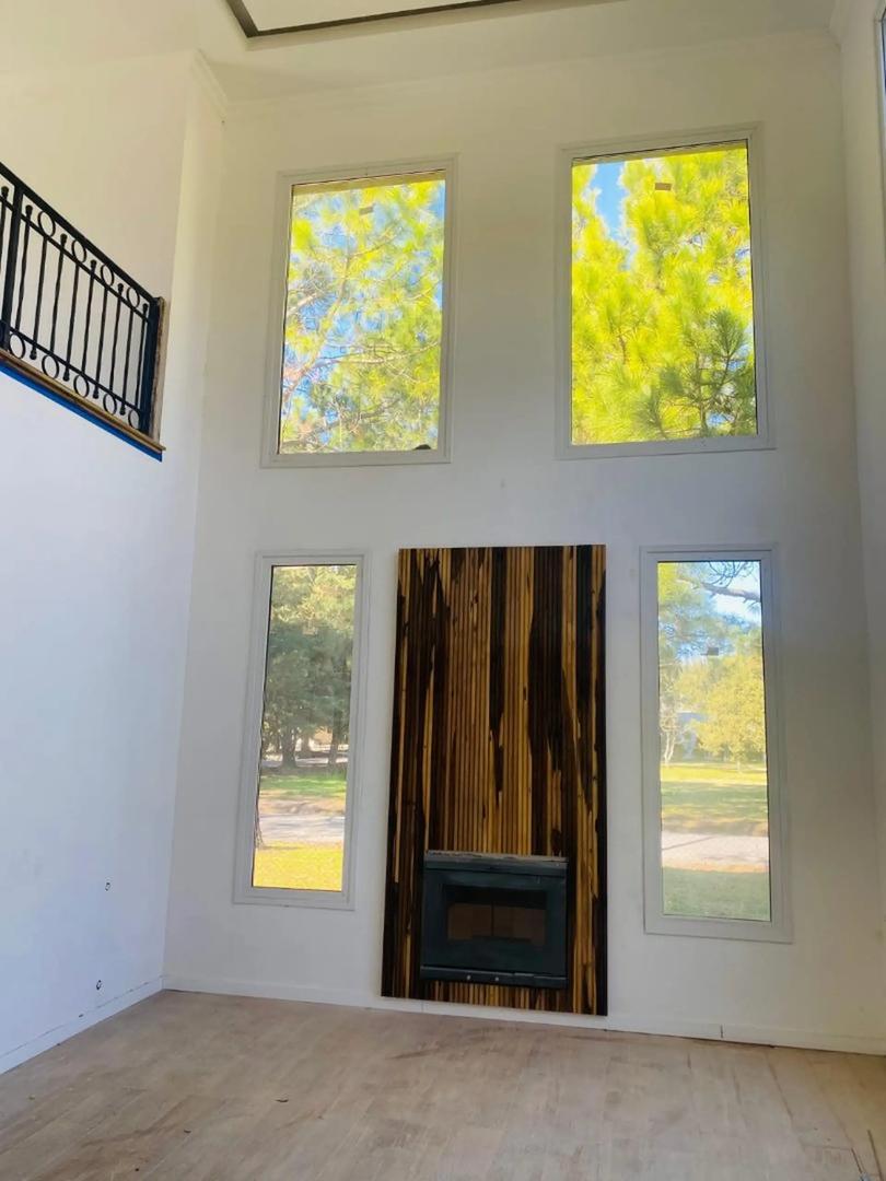 Casa 5 ambientes con 4 baños