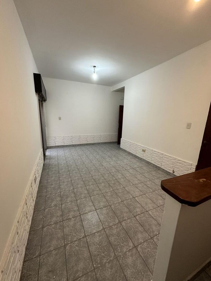 Depto Tipo Casa en Alquiler en Lanus Este, $ 430.000