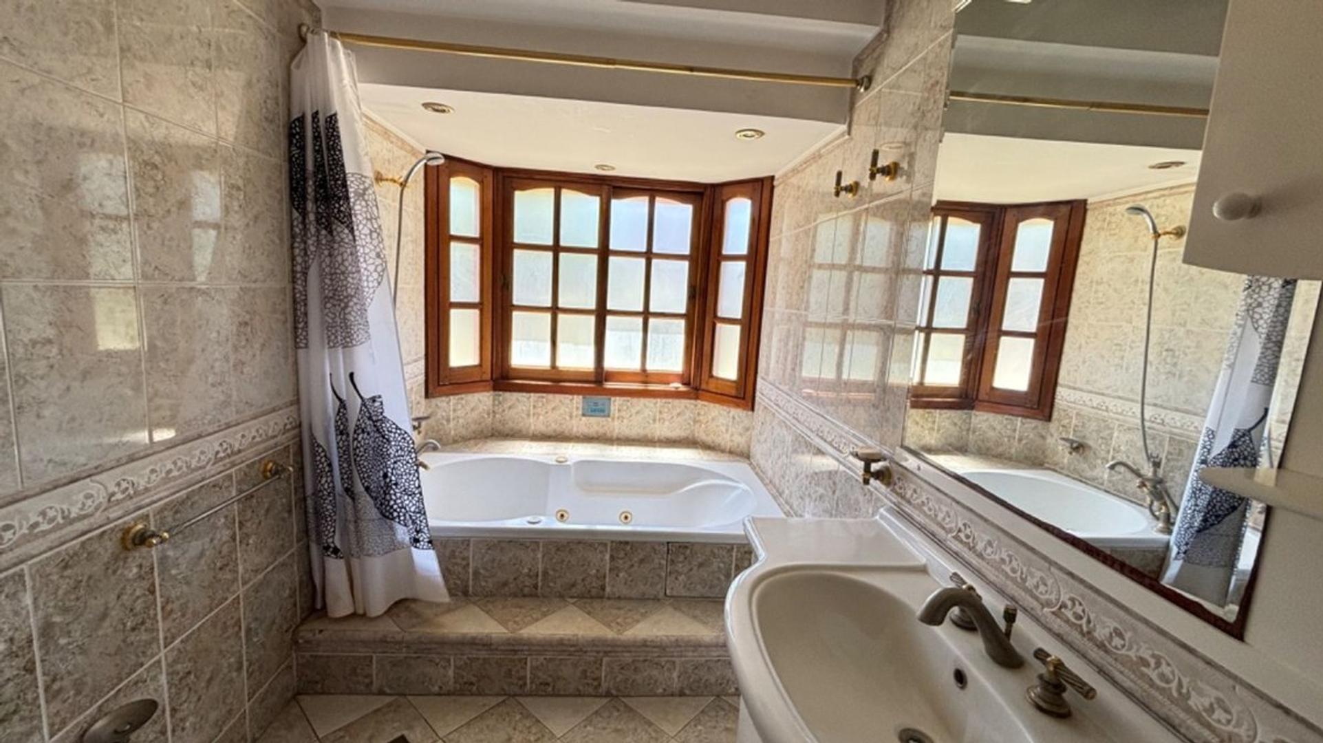 Casa en Venta en Mariano Acosta, USD 215.000