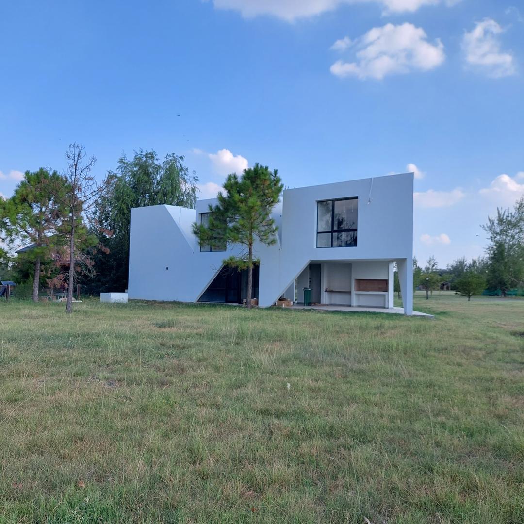 Casa en Alquiler de 3 dormitorios