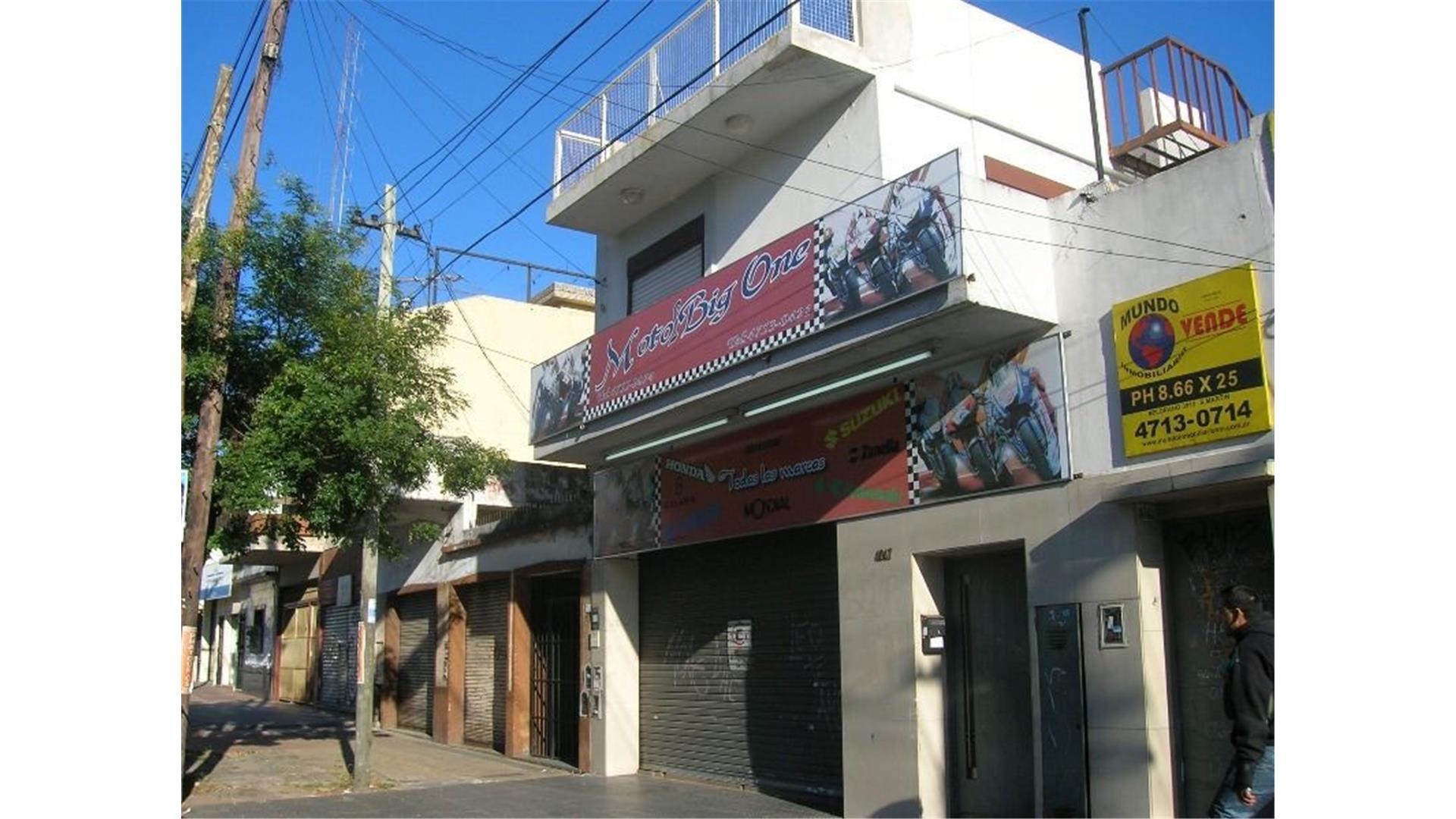 P.H. DE 2 AMB. EN 1º PISO AL FRENTE CON GRAN TERRAZA.