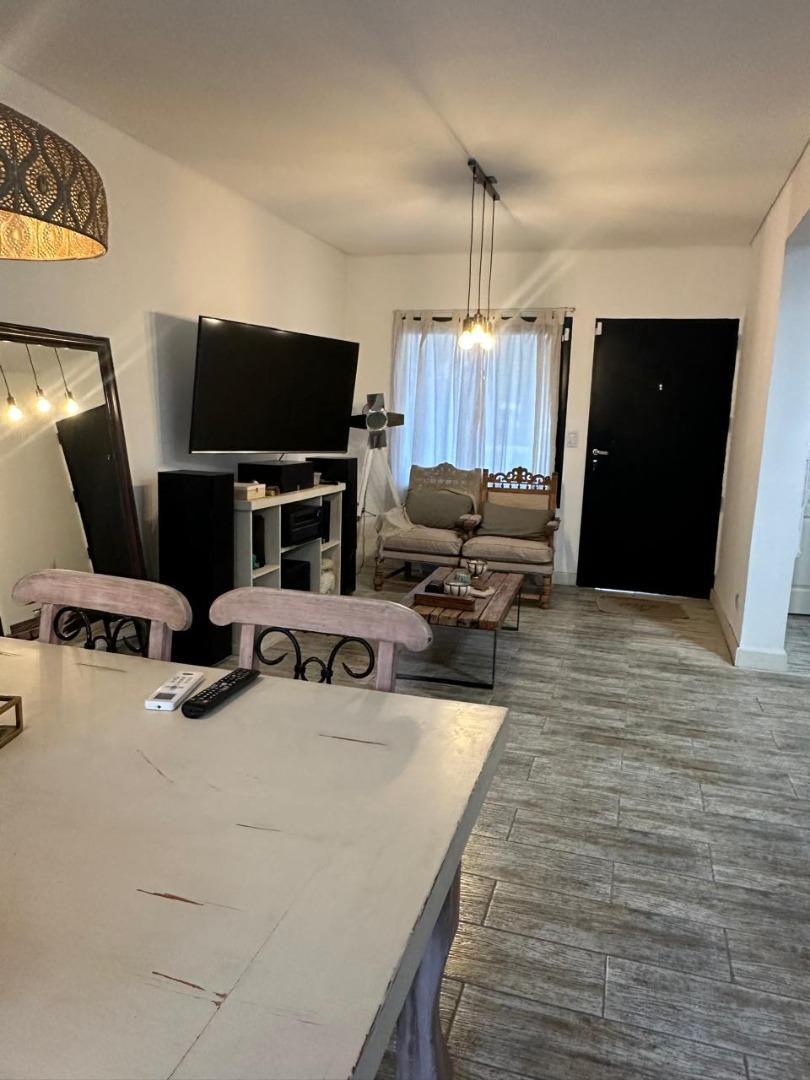 Depto Tipo Casa en Alquiler de 3 ambientes