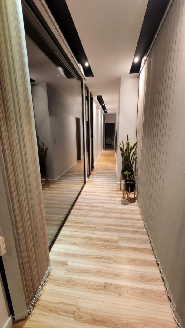 Casa 4 ambientes con 4 baños