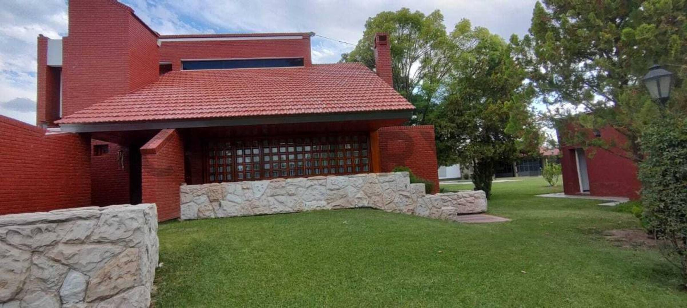 HERMOSA CASA A LA VENTA