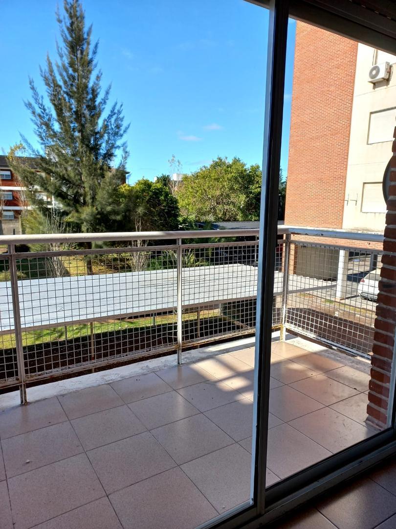 Esquel  1399 , Piso 1