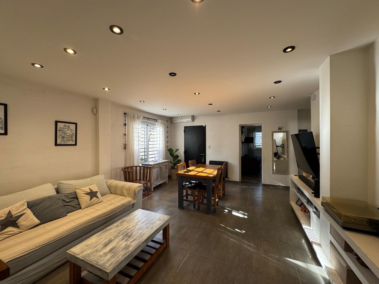 Venezuela 2825 , Piso PB