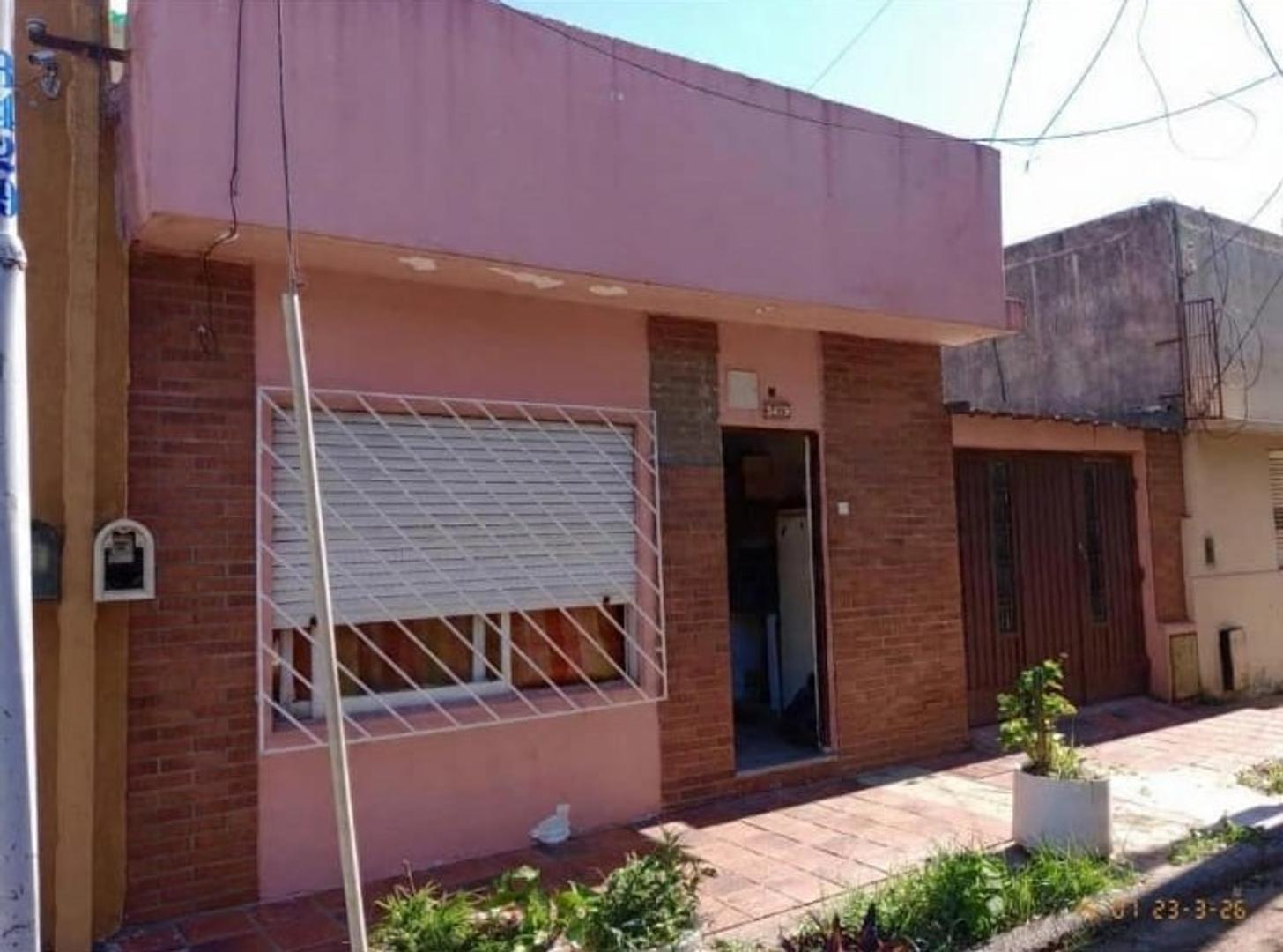 Chalet 3 ambientes con dependencia. Sarandí, Buenos Aires.