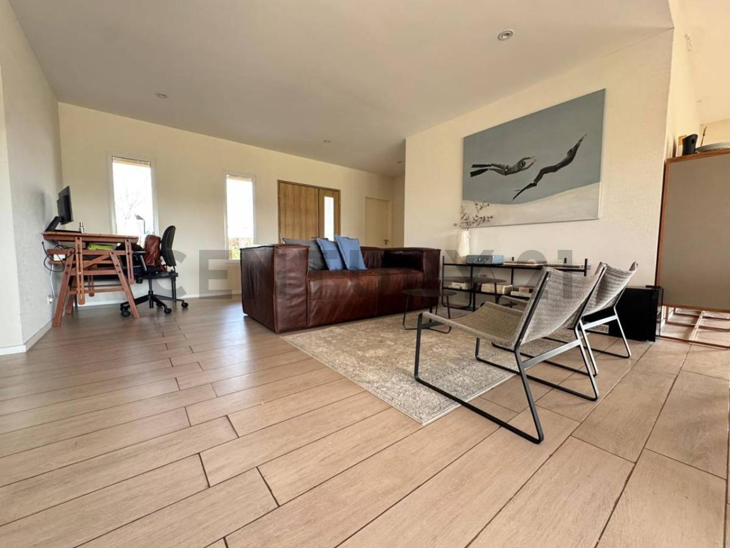 VENTA CASA 4 AMBIENTES CON PILETA SANTA ISABEL 2