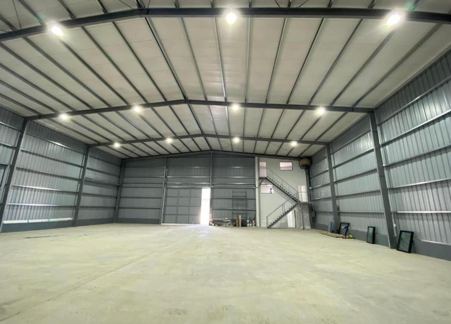 Edificio Industrial en Alquiler en Abasto [Cod: 727]