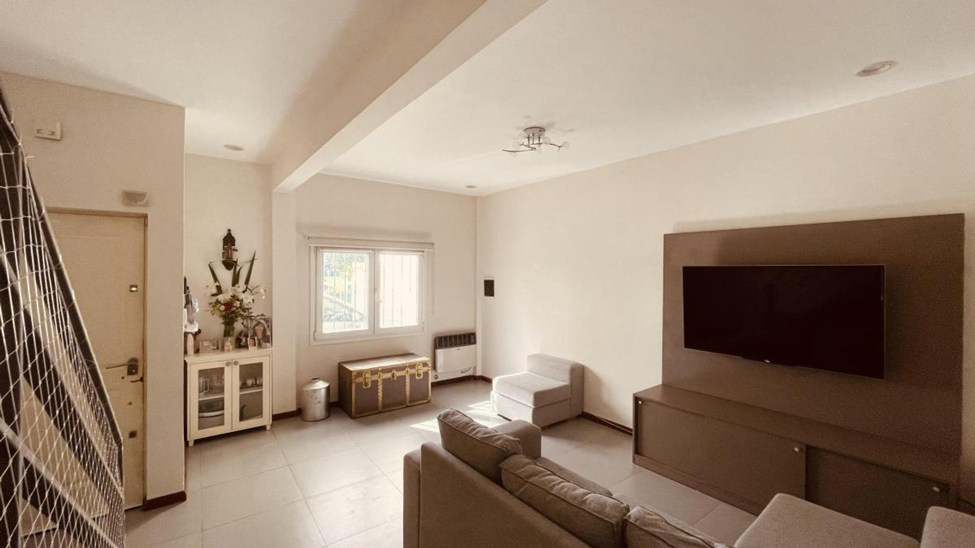 CASA EN VENTA - El Palomar