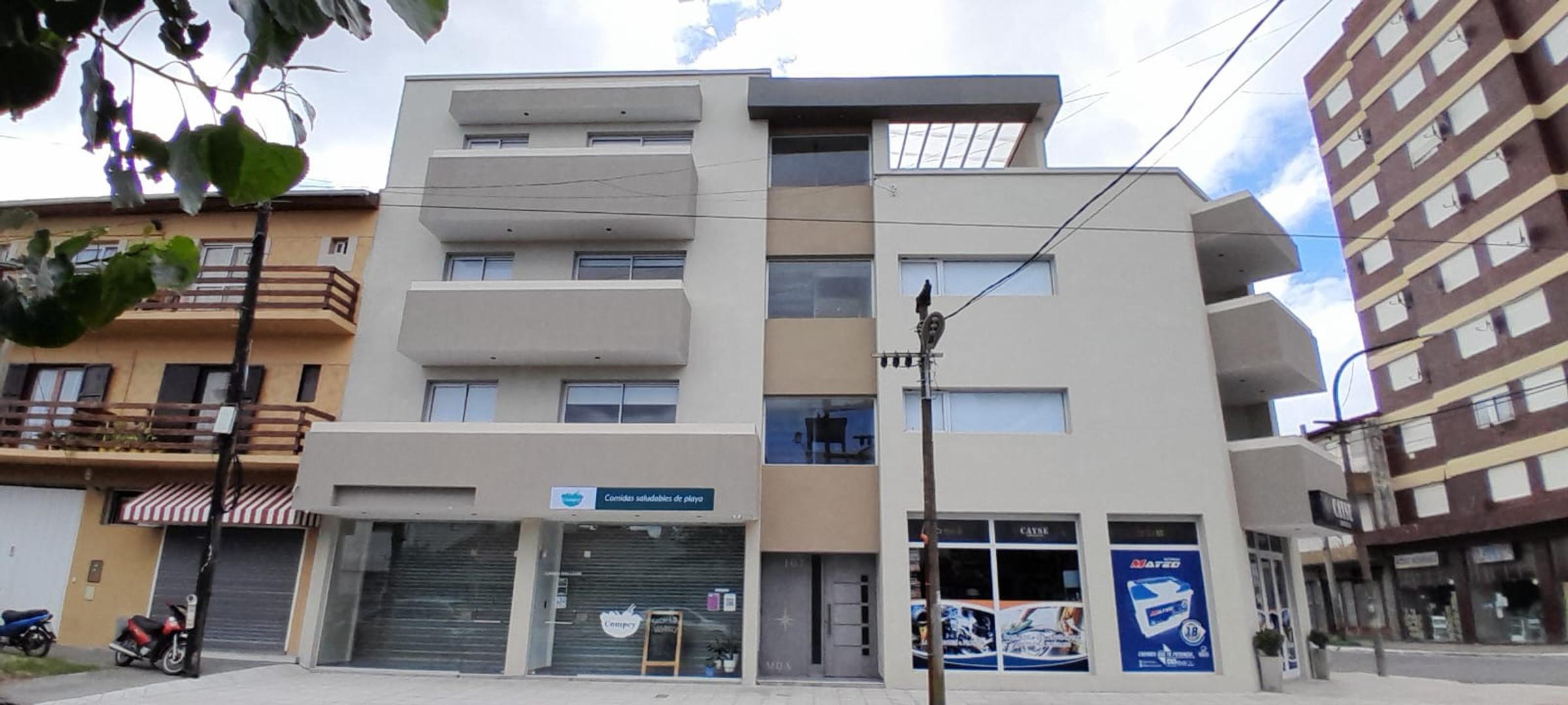 Sarmiento 107 , Piso 1