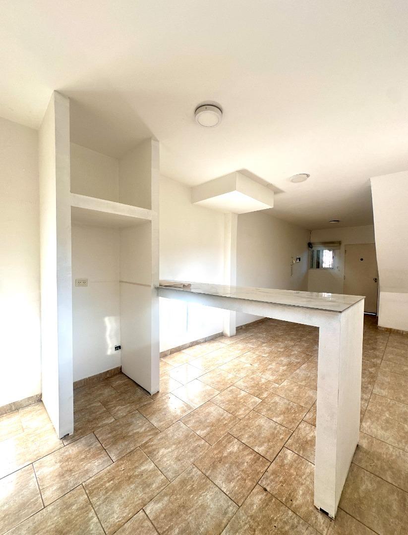 Monseñor Chimento 900