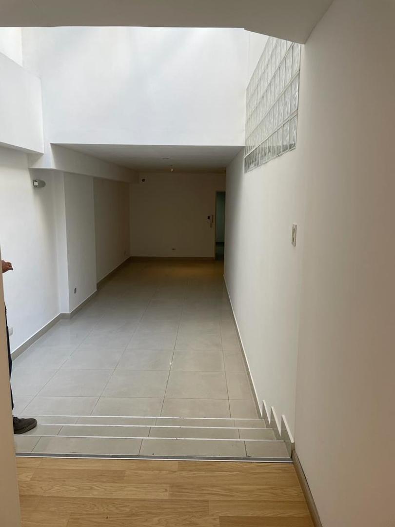 Oficina en Venta con 2 cocheras