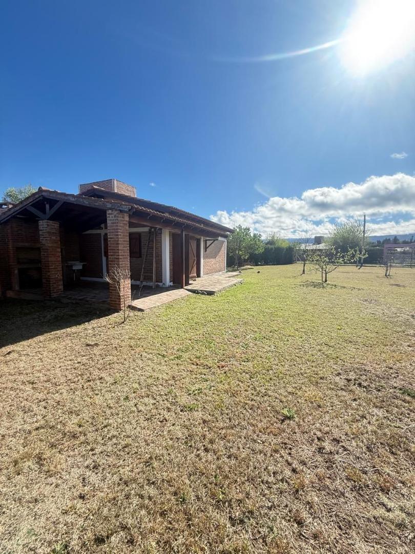 Casa 3 ambientes con 1 baño