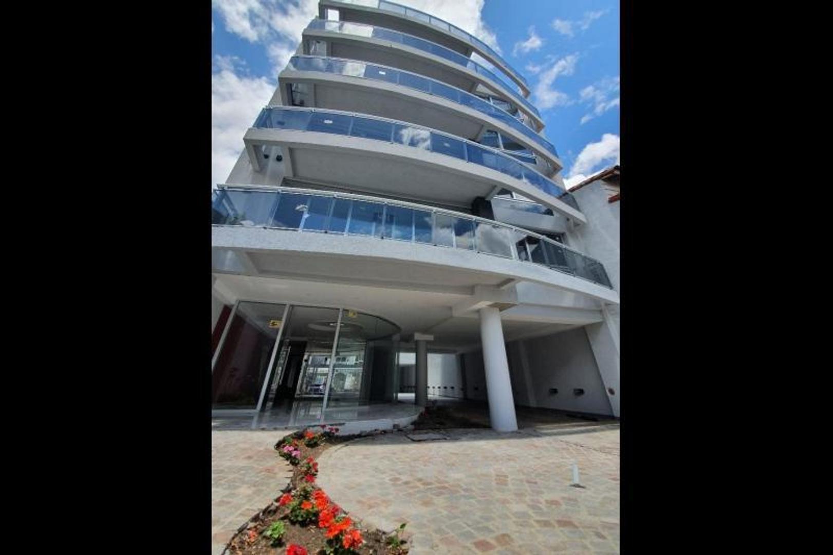 Semipiso de 3 ambientes contrafrente a estrenar