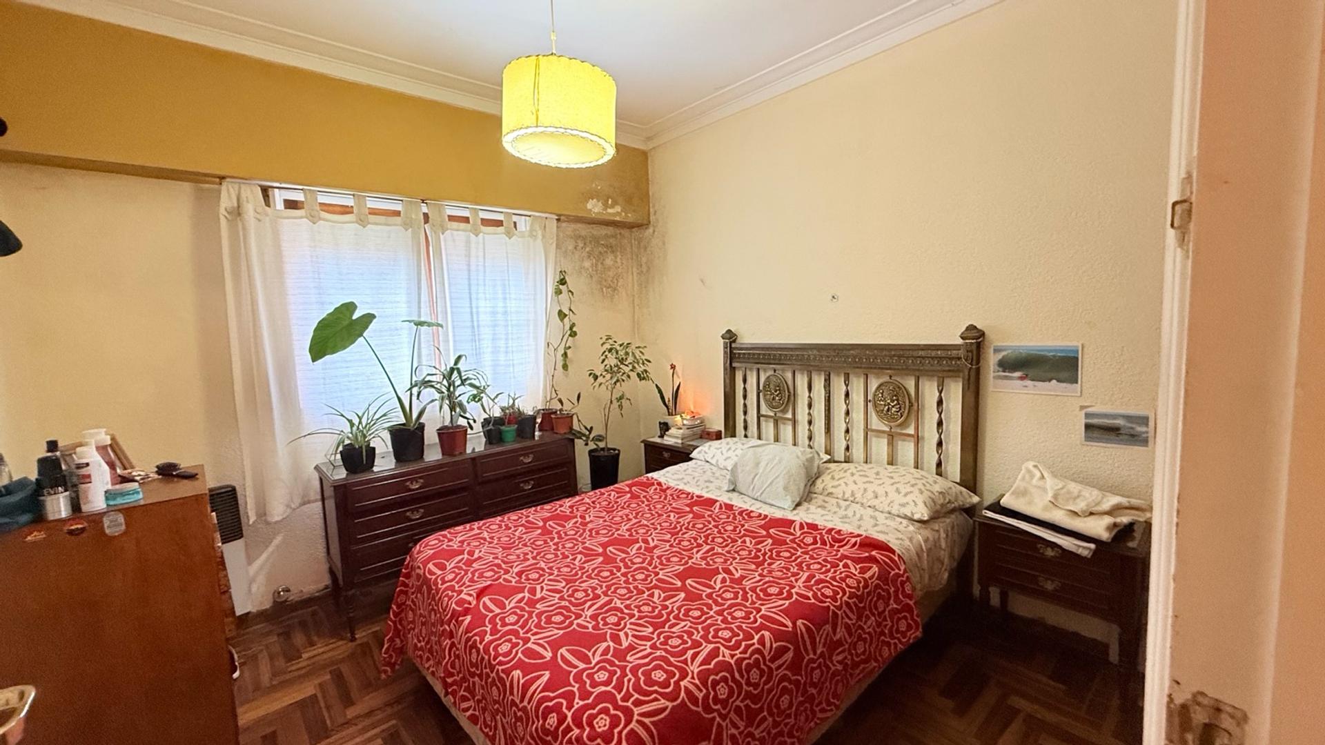 Depto Tipo Casa en Venta 50 años