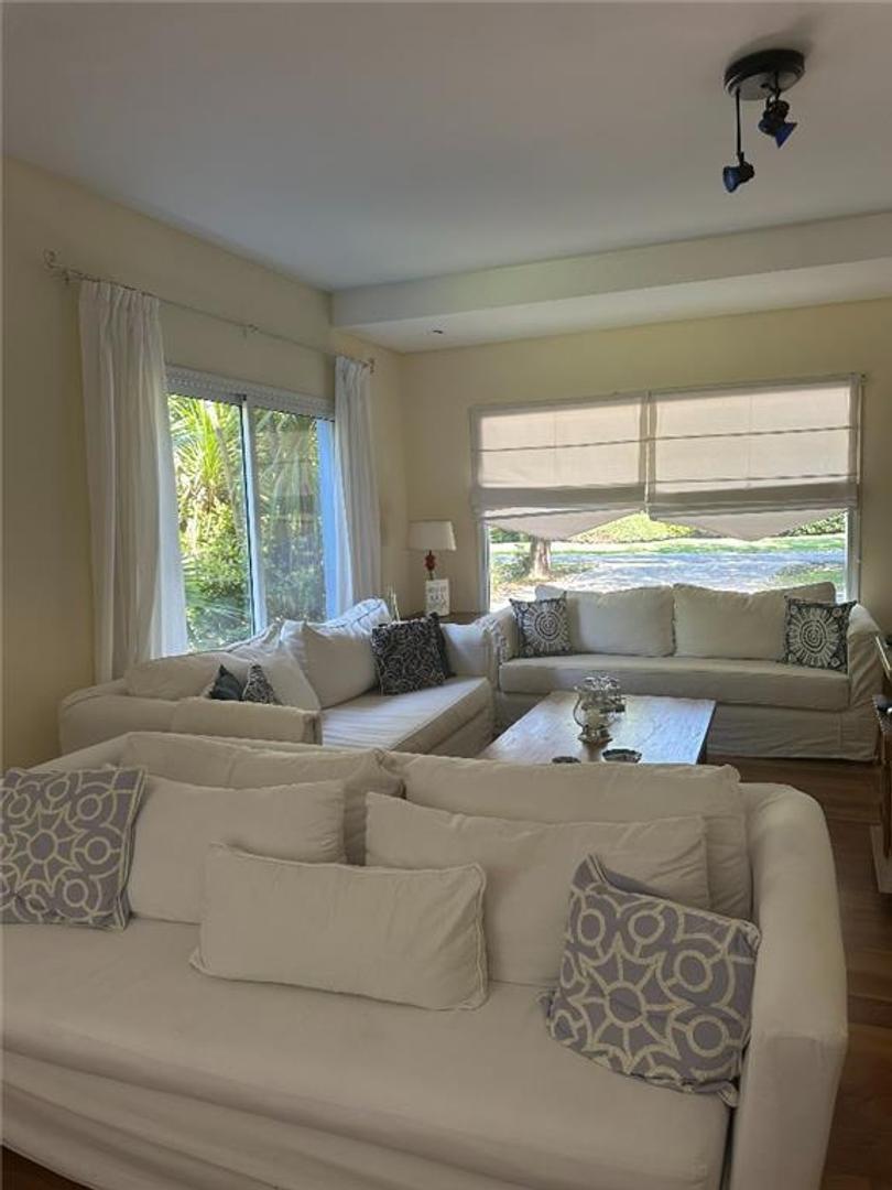 Casa en Alquiler Temporal de 4 dormitorios