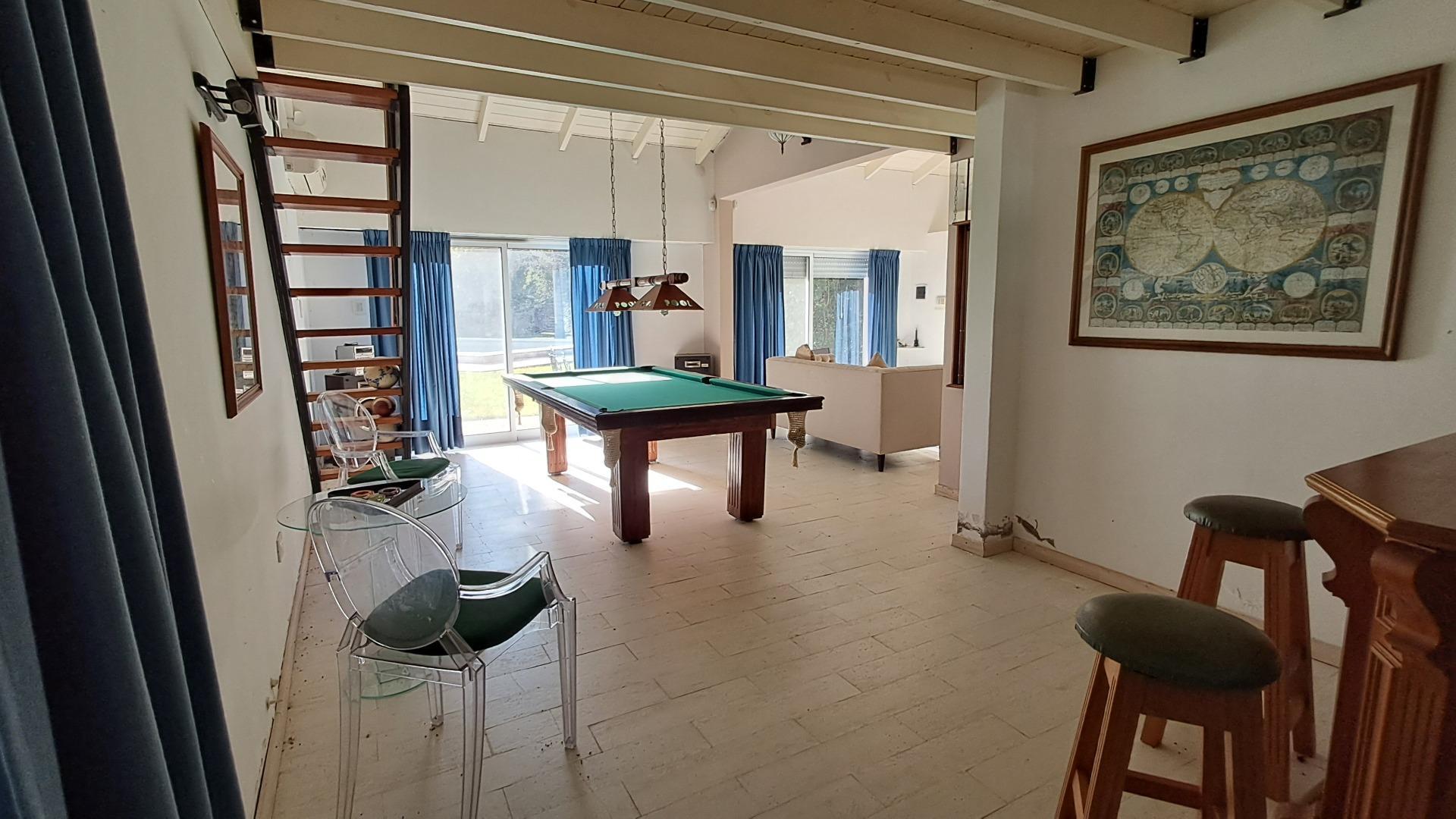 Casa quinta en venta de tres dormitorios, Abasto