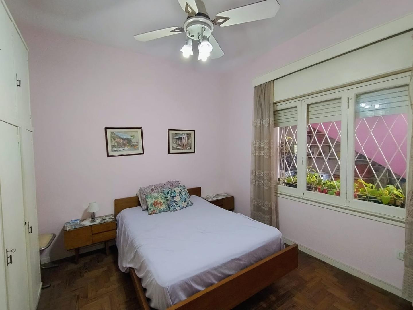 VENTA CASA 4 AMB/  BANFIELD COCHERA/PATIO/TERRAZA  