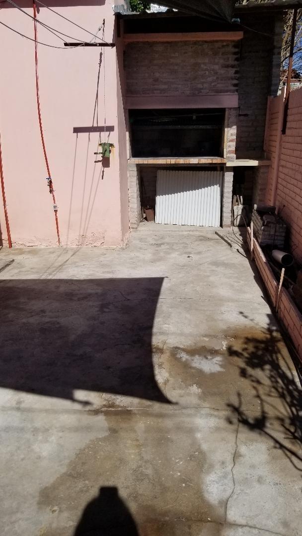 DEPTO T/CASA EN VENTA SADI CARNOT AL 500 WILDE