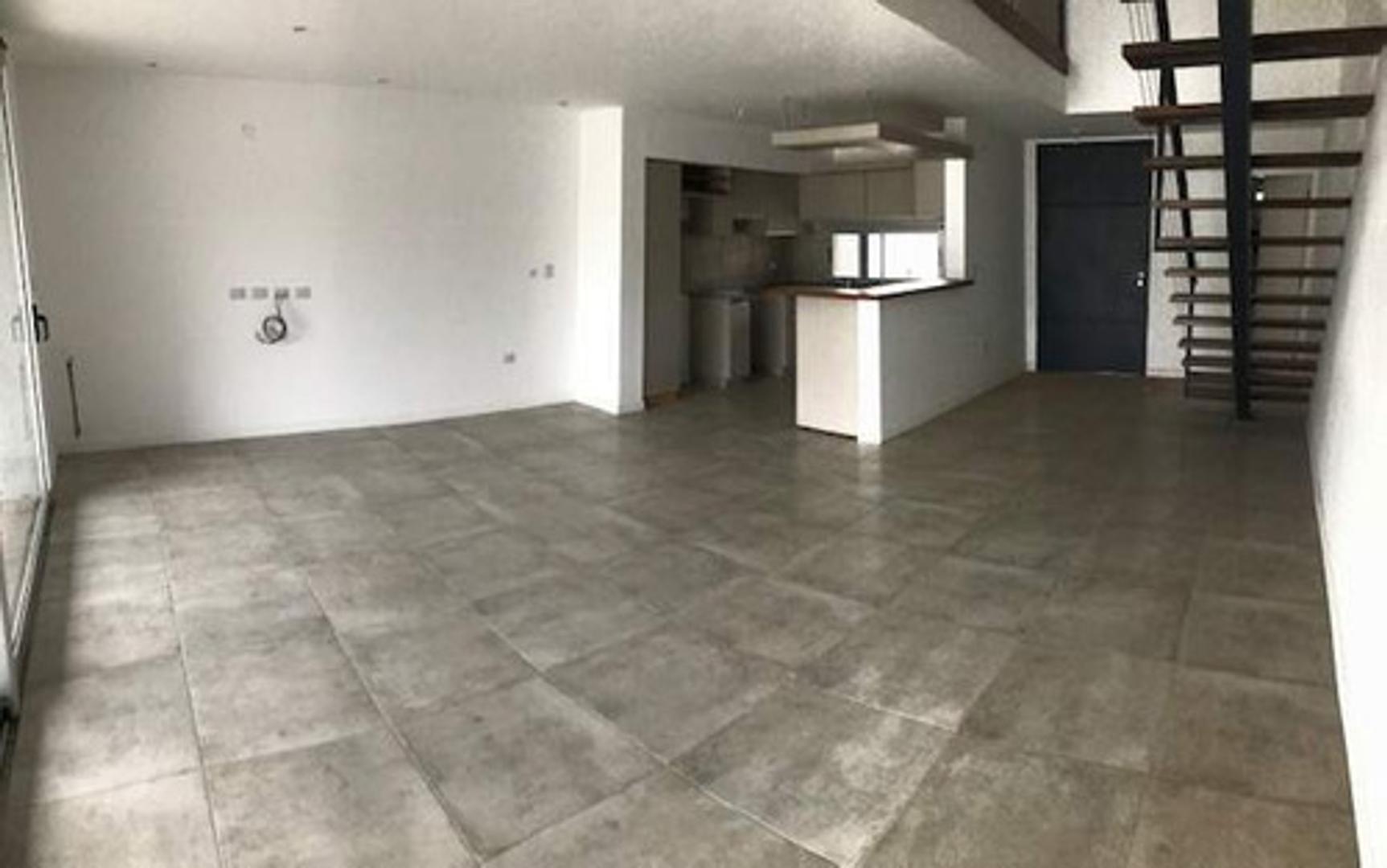 Duplex Chacras Del Sur 3 Dormitorios Cochera