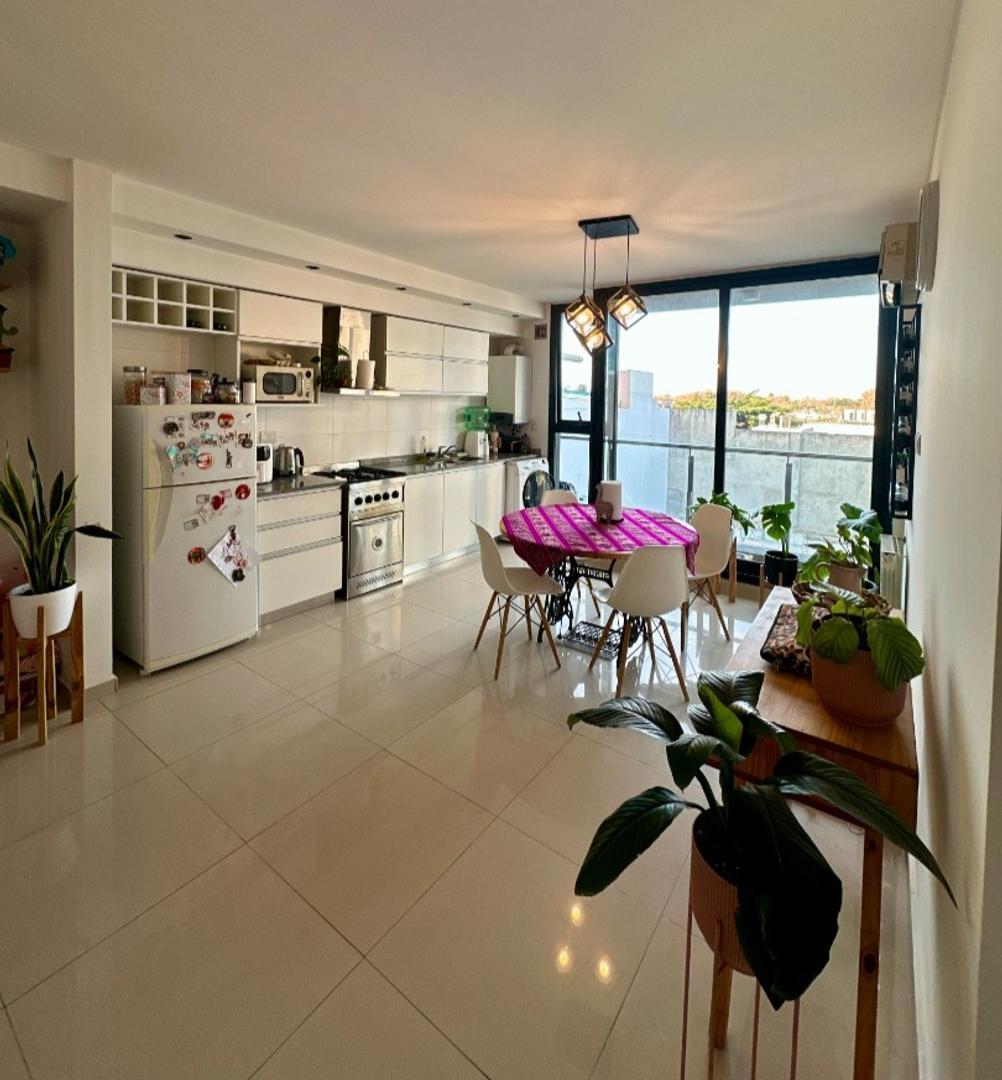 Dpto 2 amb en centro de Las Lomitas - Mitre 360