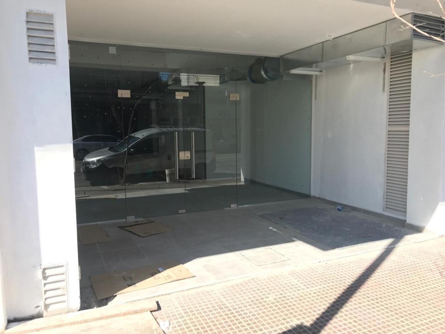 Con renta, Local 160m2 a mts Lope de Vega y Beiro