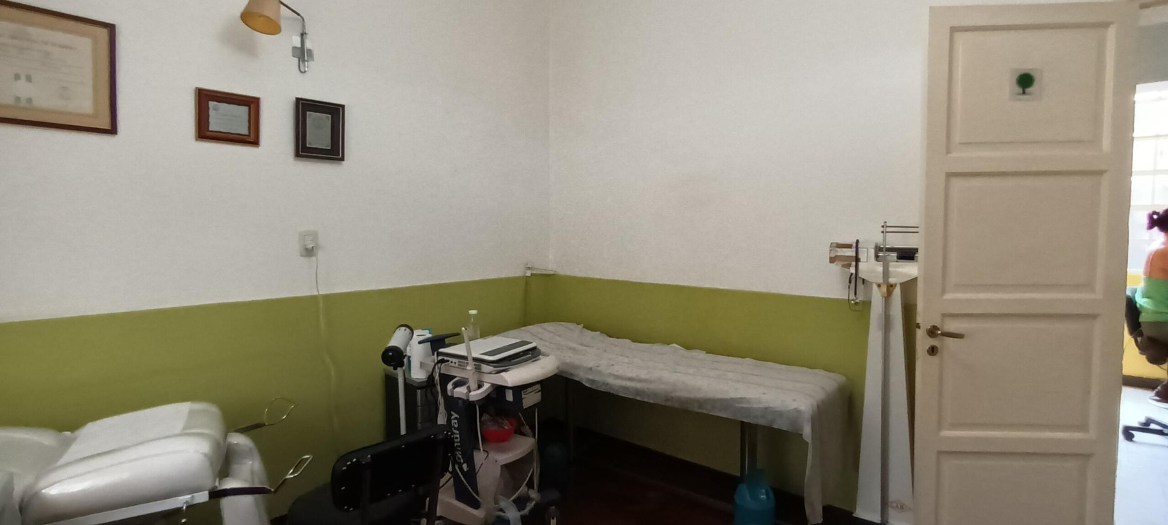 Se alquila casa en Zavalla yCrespo a una cuadra de Av Freyre