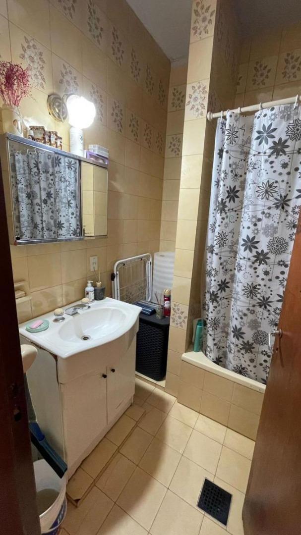 Casa 2 ambientes con 1 baño