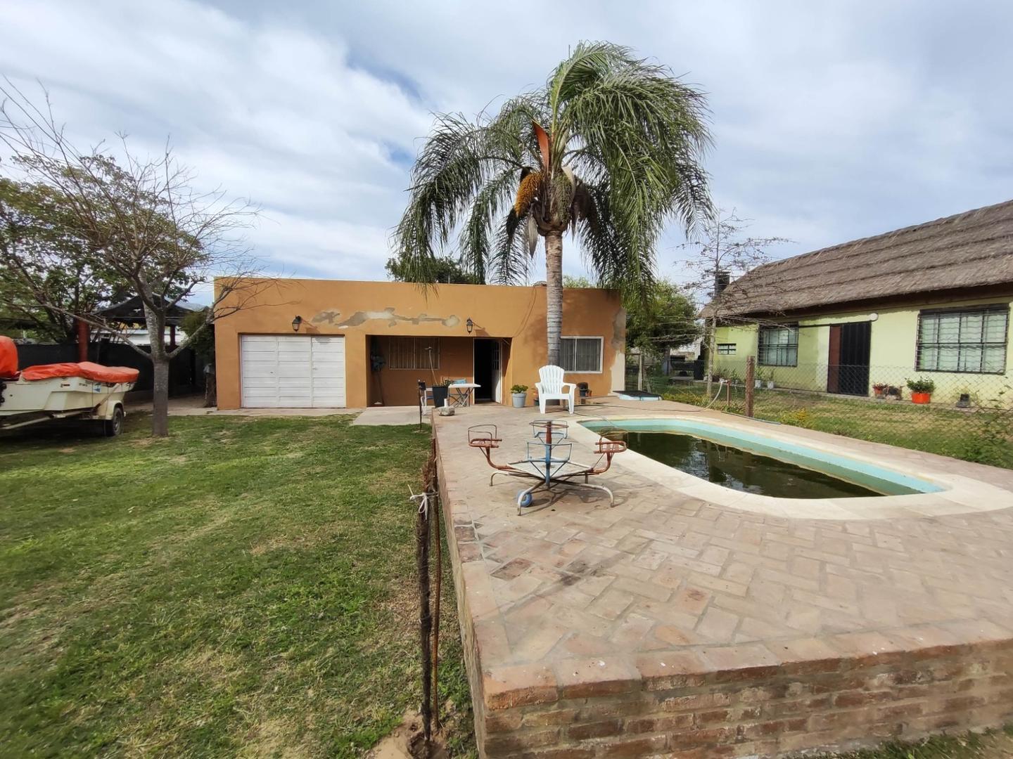 CASAQUINTA A METROS DEL ARROYO LEYES CON BAJADA DE LANCHA.