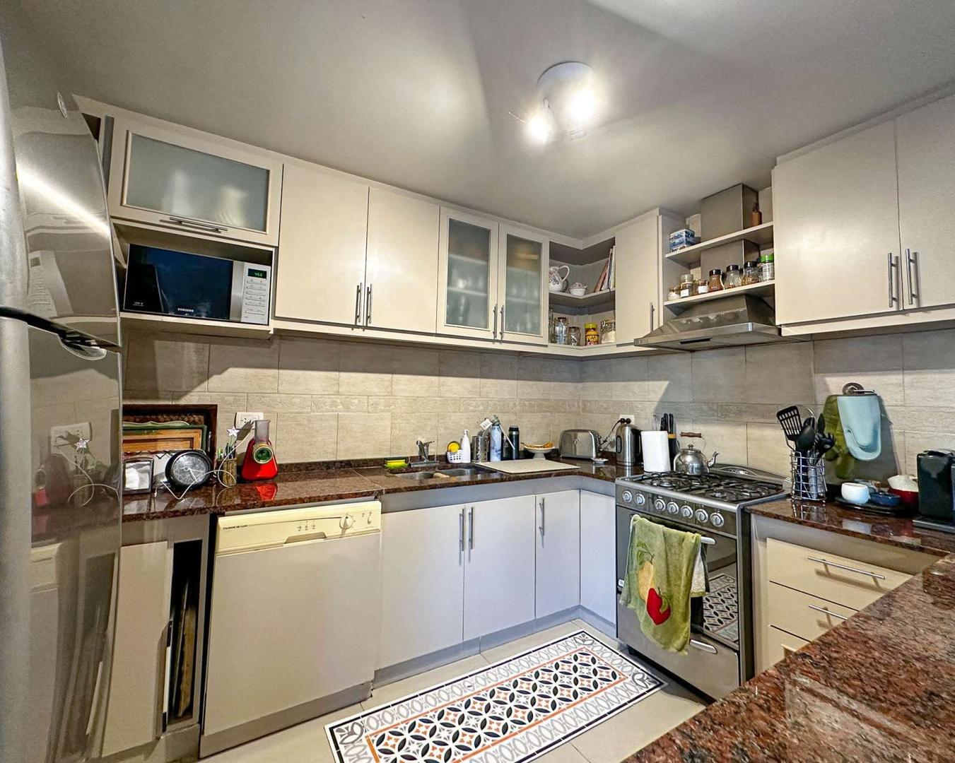 Casa 5 ambientes con 3 baños