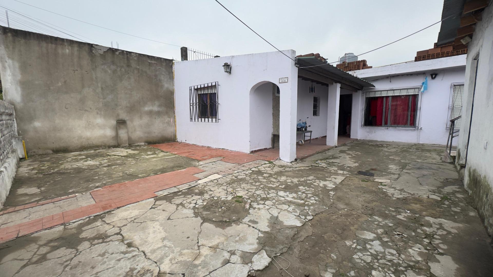 CASA CON LOCAL EN VENTA LIBERTAD MERLO