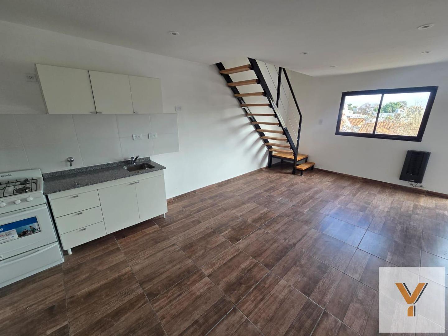 Depto Tipo Casa en Venta de 3 ambientes