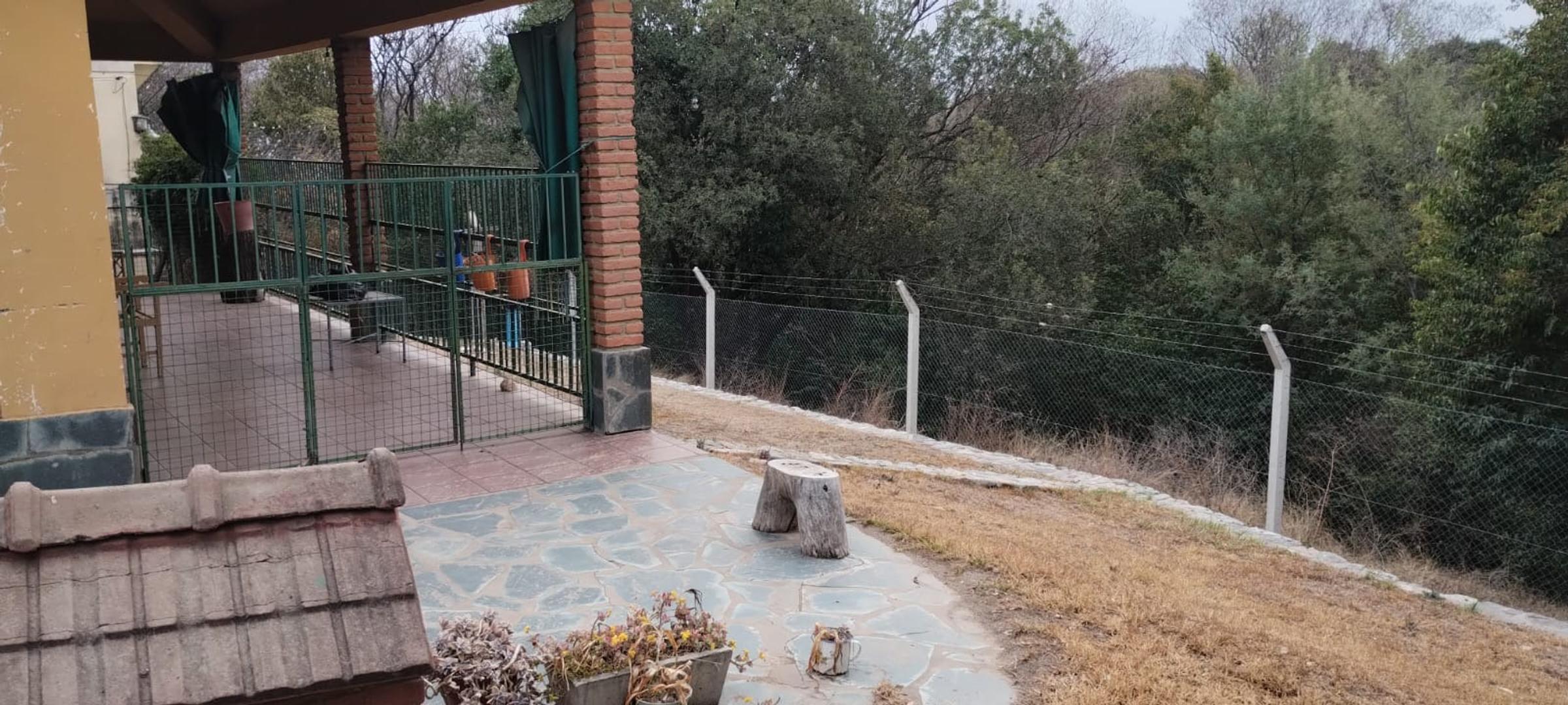 Casa en Venta con 3 cocheras