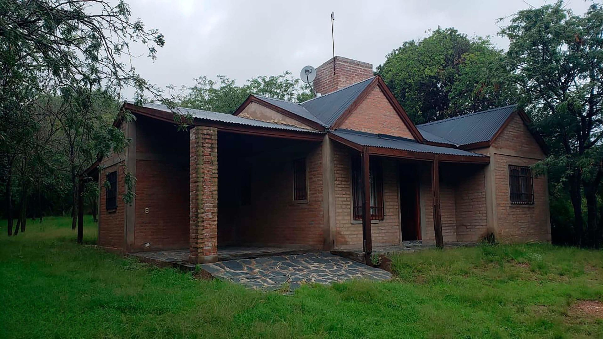 Casa con amplio lote en Villa Elena