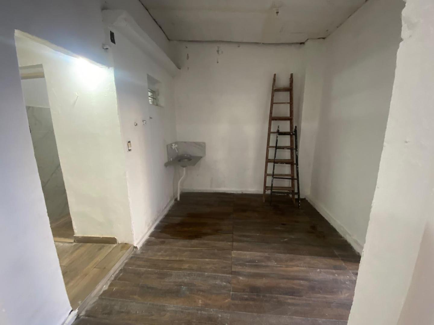 VENTA- CASA- 2 DORM- AMPLIO TERRENO