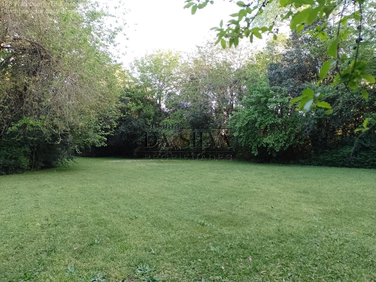 Lote con Cerco y Vegetación en Club de Campo EL MORO