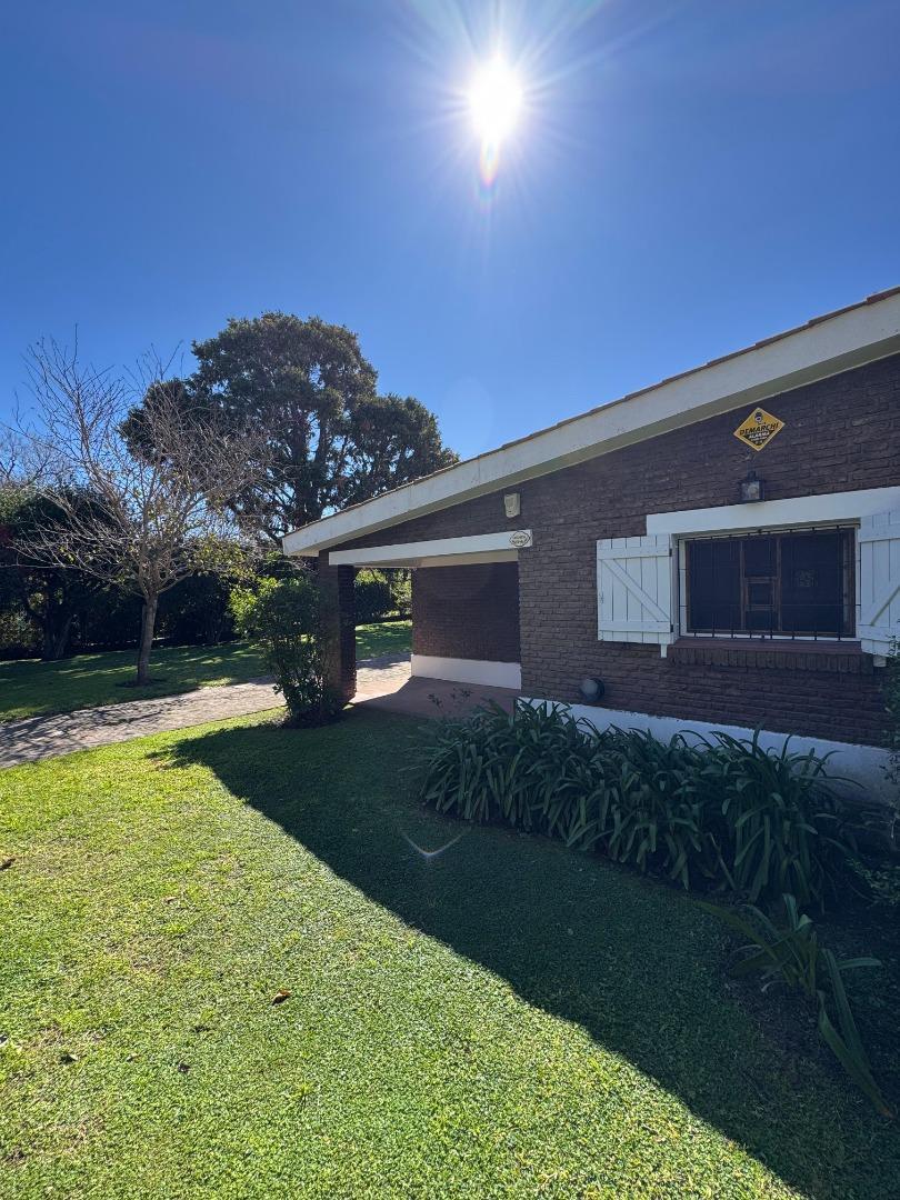 Casa en Venta con 2 cocheras