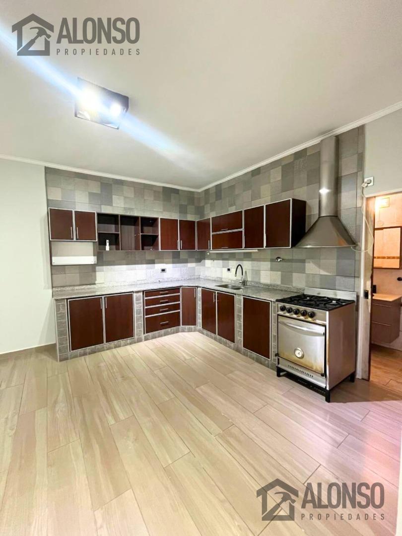 Depto Tipo Casa en Alquiler de 2 dormitorios