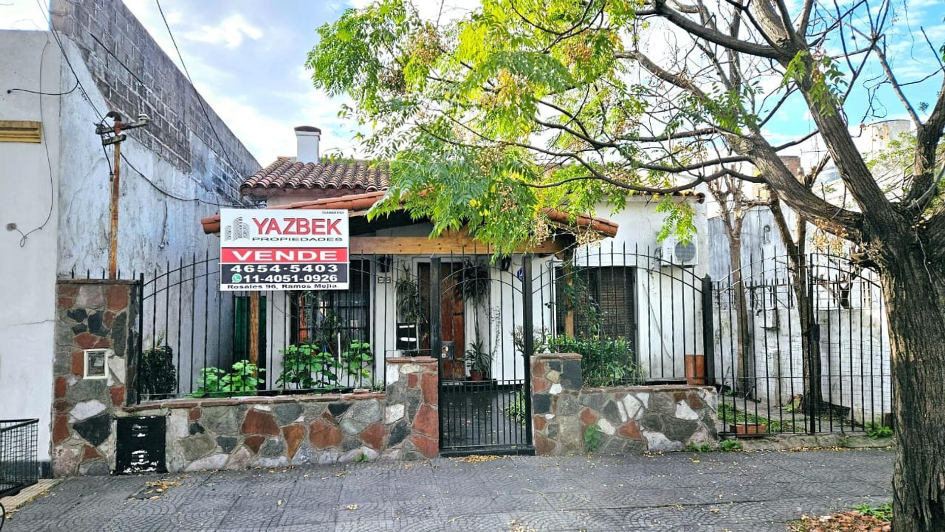 CASA DE 5 AMBIENTES CON COCHERA