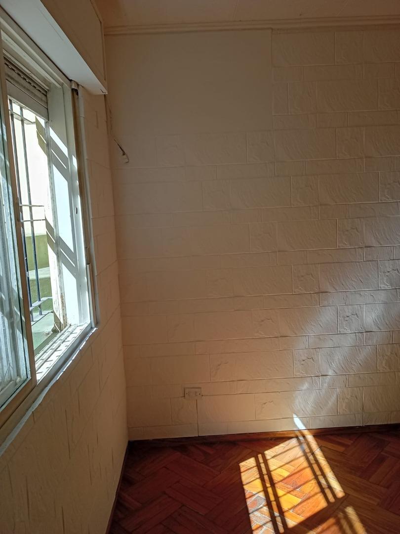 CASA INTERNA DE DOS DORMITORIOS