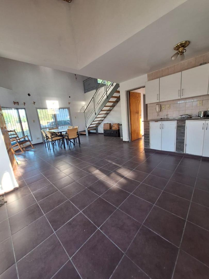 Casa 2 ambientes con 2 baños