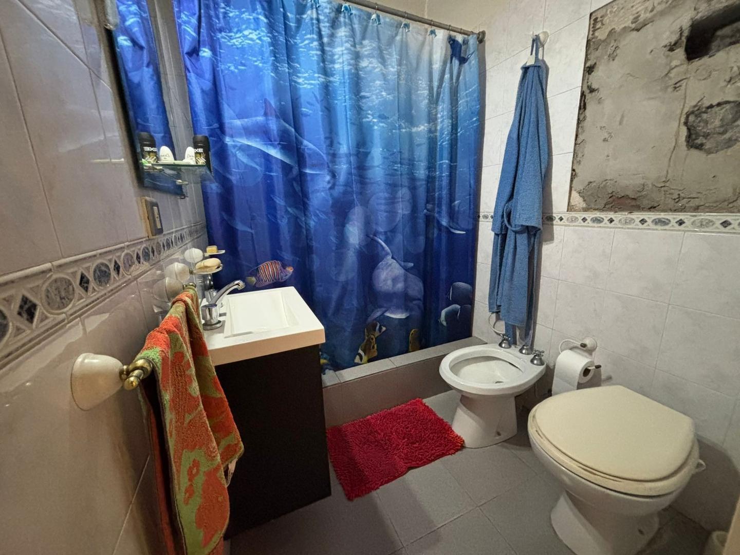 Casa 4 ambientes con 2 baños