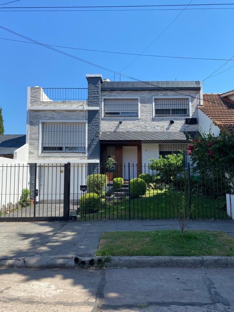 Excelente casa 6 ambientes