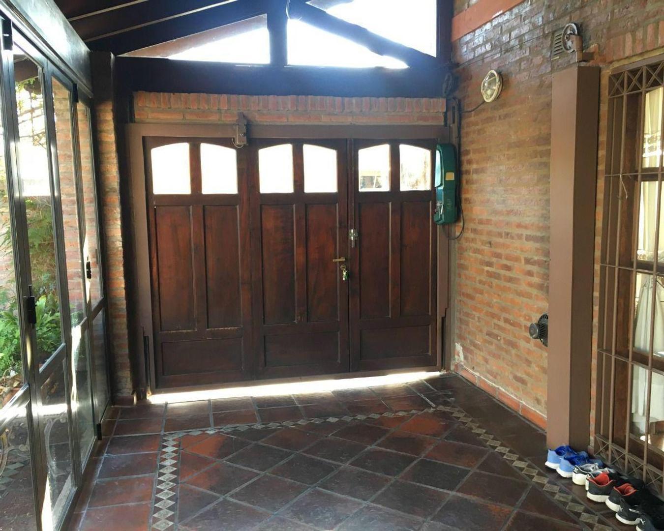 Casa en Venta en Castelar, USD 140.000