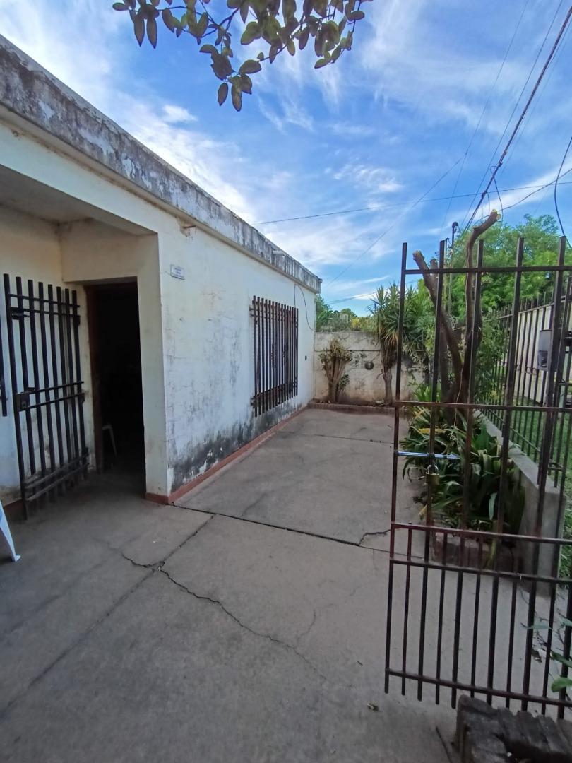 Casa a reciclar con galpón en esquina Julio A. Roca 3001
