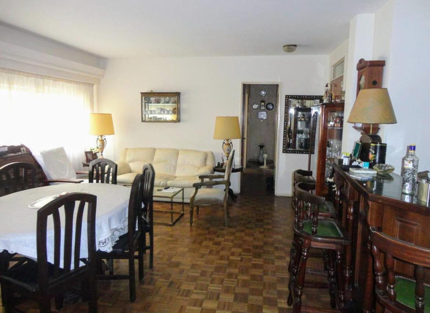 EN VENTA DEPARTAMENTO DE 4 AMBIENTES CON DEPENDENCIA, COCHERA Y BAULERA EN BELGRANO